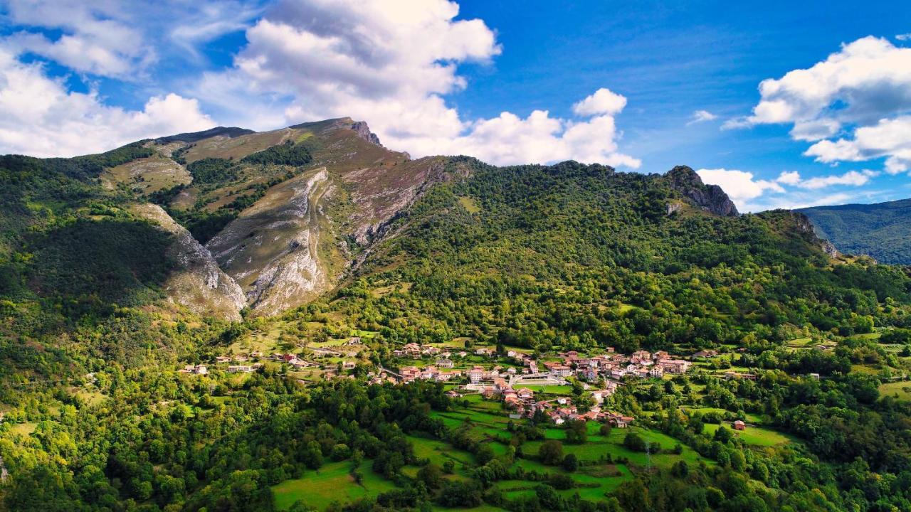 Hotel La Cuna Del Sella Oseja de Sajambre Eksteriør billede