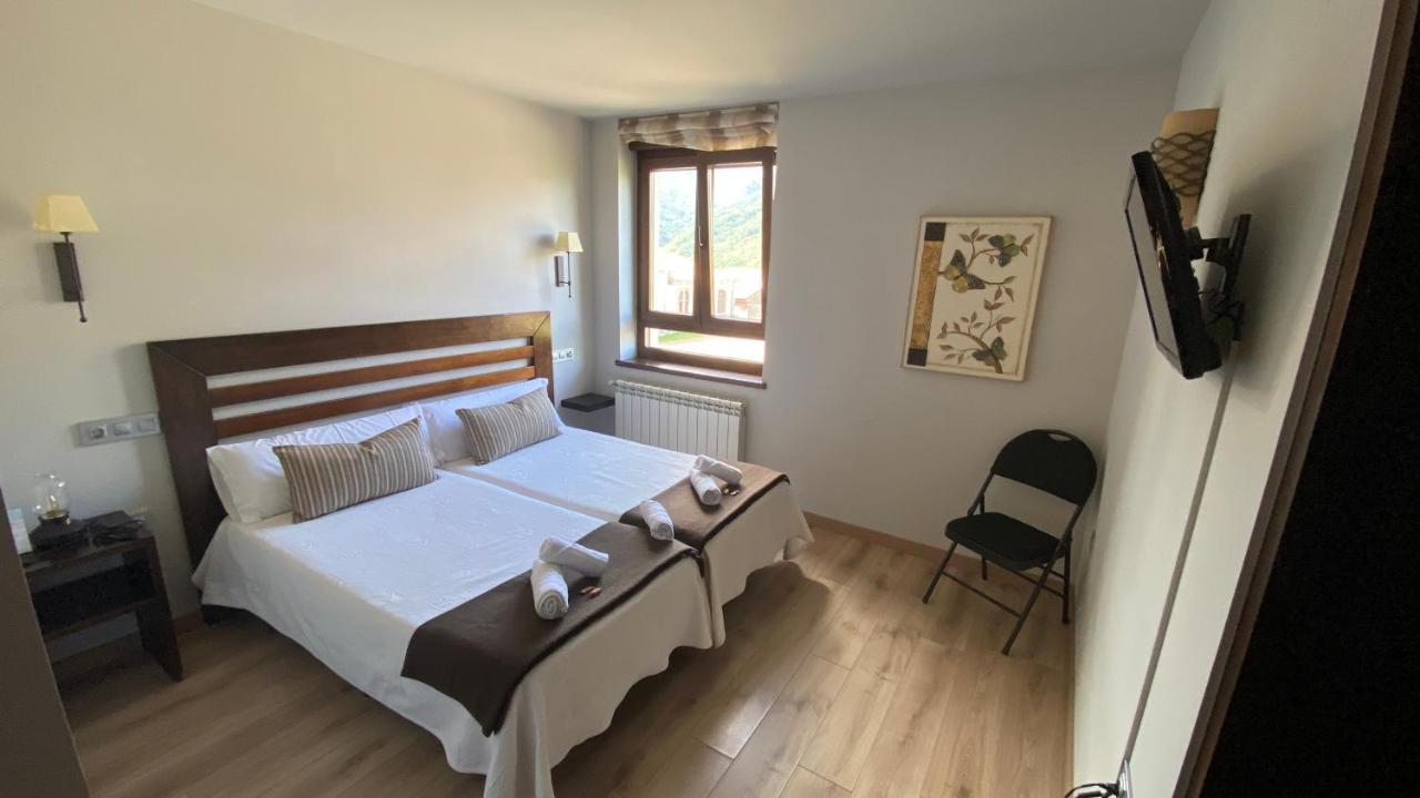 Hotel La Cuna Del Sella Oseja de Sajambre Eksteriør billede