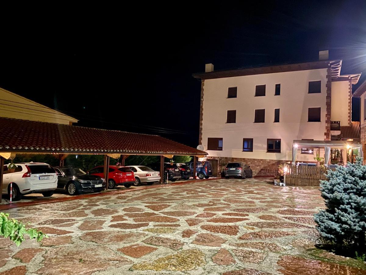 Hotel La Cuna Del Sella Oseja de Sajambre Eksteriør billede